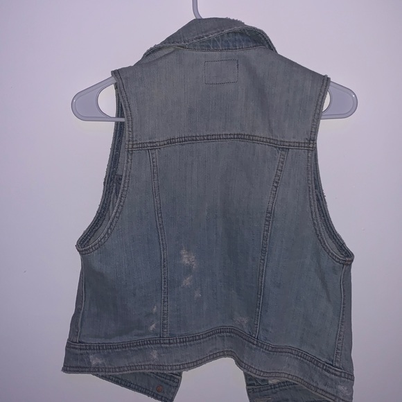 American Eagle Jean Vest - Picture 3 of 3